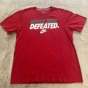 Nike Never Been Defeated Graphic T Shirt Men’s Medium Red Gray Motivational